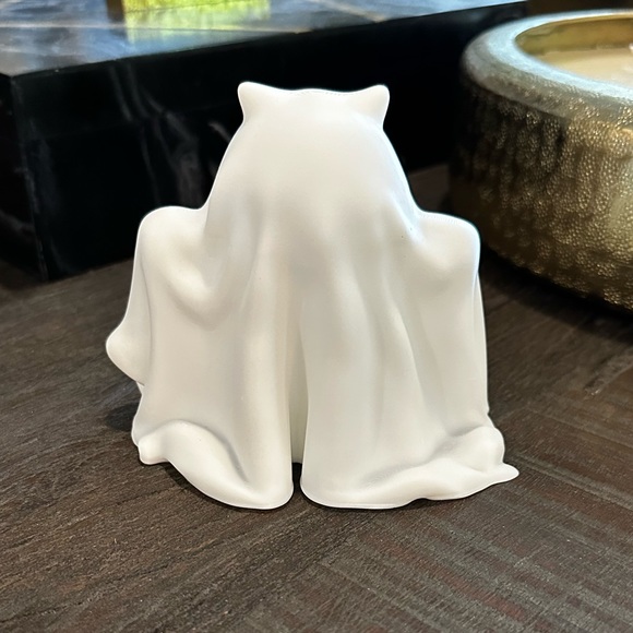 Cute Halloween Horned Ghost, Resin Décor, Gothic Home Decor, Halloween, spooky - Picture 5 of 10